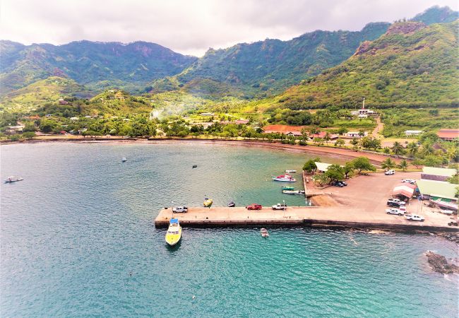 The quay of the village of TAIOHAE The platform