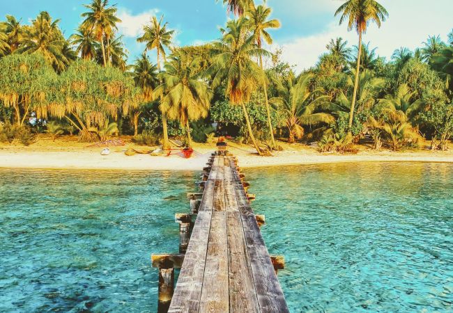 Villa pontoon on the private island of Rangiroa Villa pontoon on the private island of Rangiroa