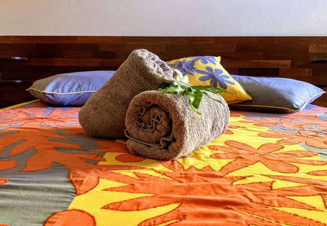 Rent by room in Nunue - BORA – Holidays Superior Bedroom 1