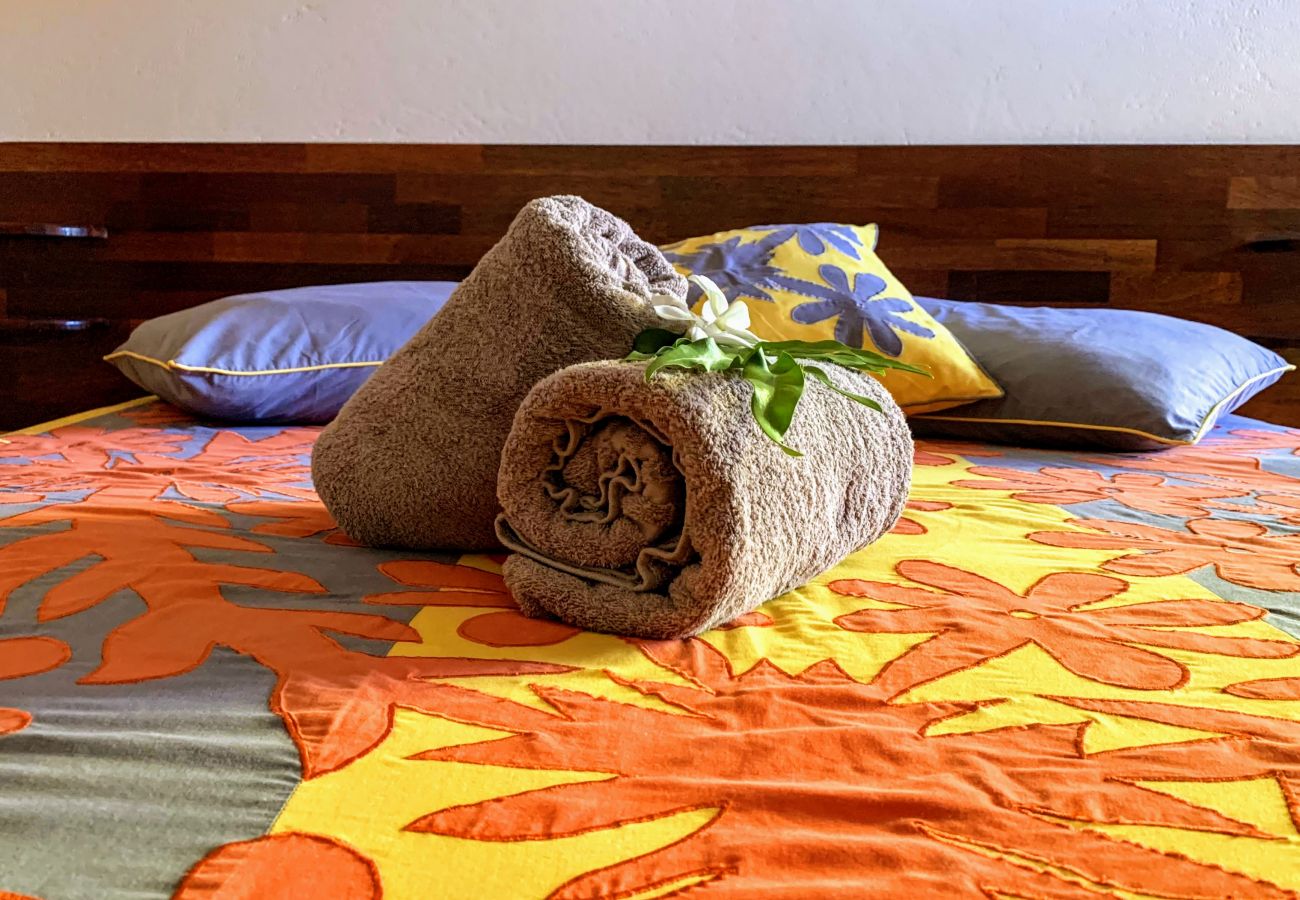 Rent by room in Nunue - BORA – Holidays Superior Bedroom 1