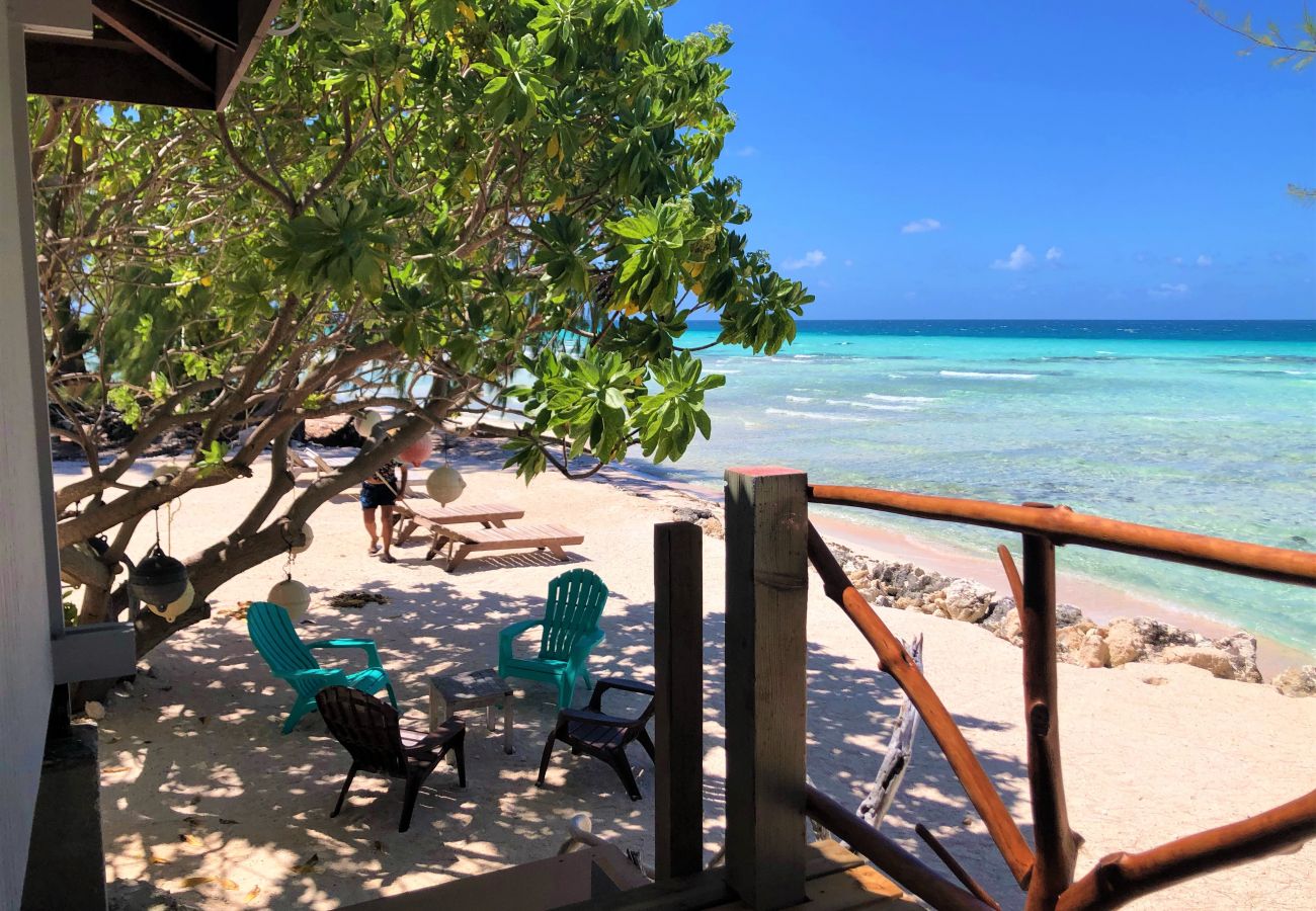 Rent by room in Tuherahera - TIKEHAU - Hina Pink Room 