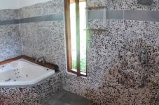 Terraced House in Opoa - RAIATEA-Fare Oviri 2- Ylang Ylang 