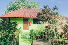 Bungalow in Avatoru - RANGIROA -  Fare Blue spot garden